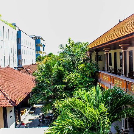 Lolo Beach Inn Legian  Ngoại thất bức ảnh