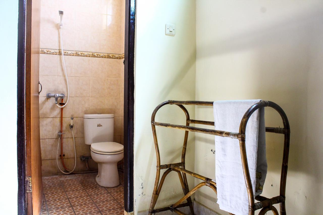 Lolo Beach Inn Legian  Ngoại thất bức ảnh