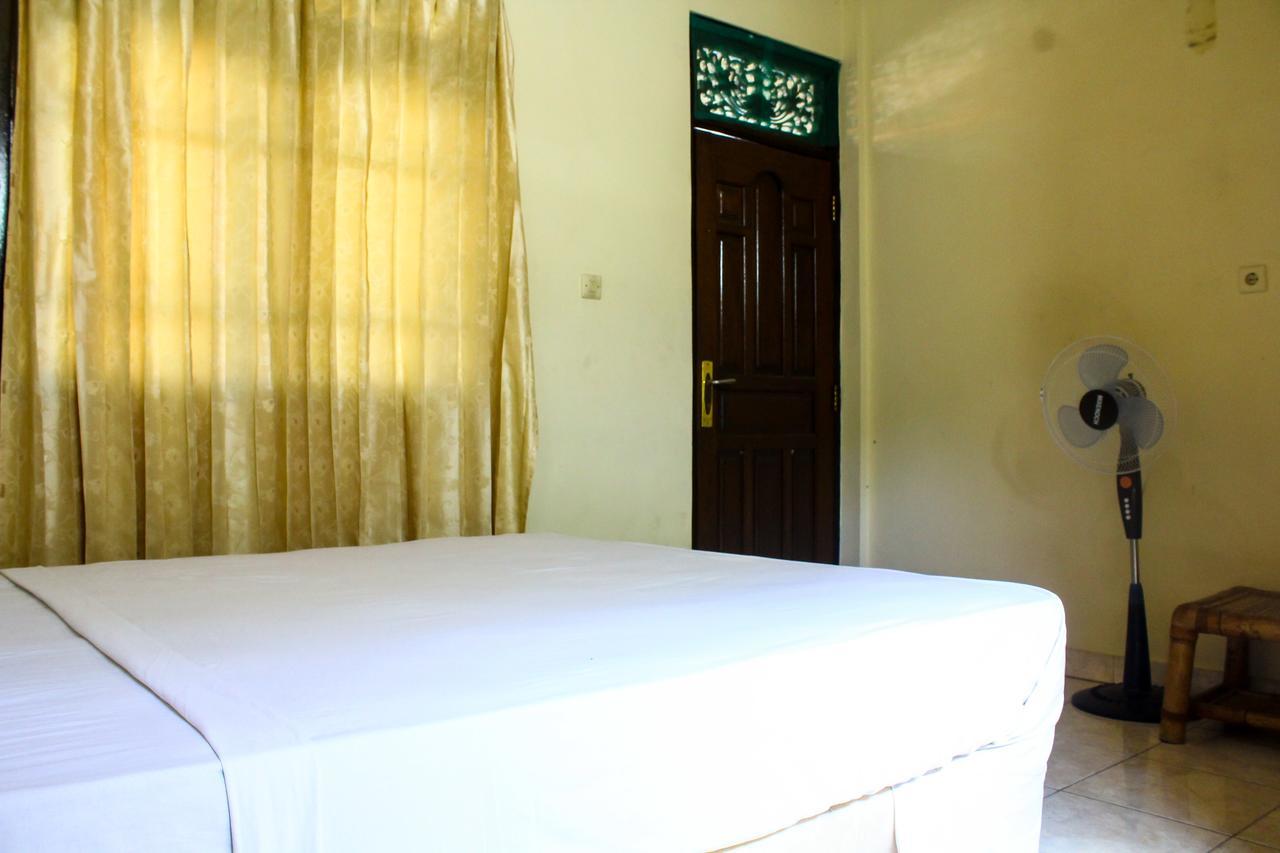 Lolo Beach Inn Legian  Ngoại thất bức ảnh
