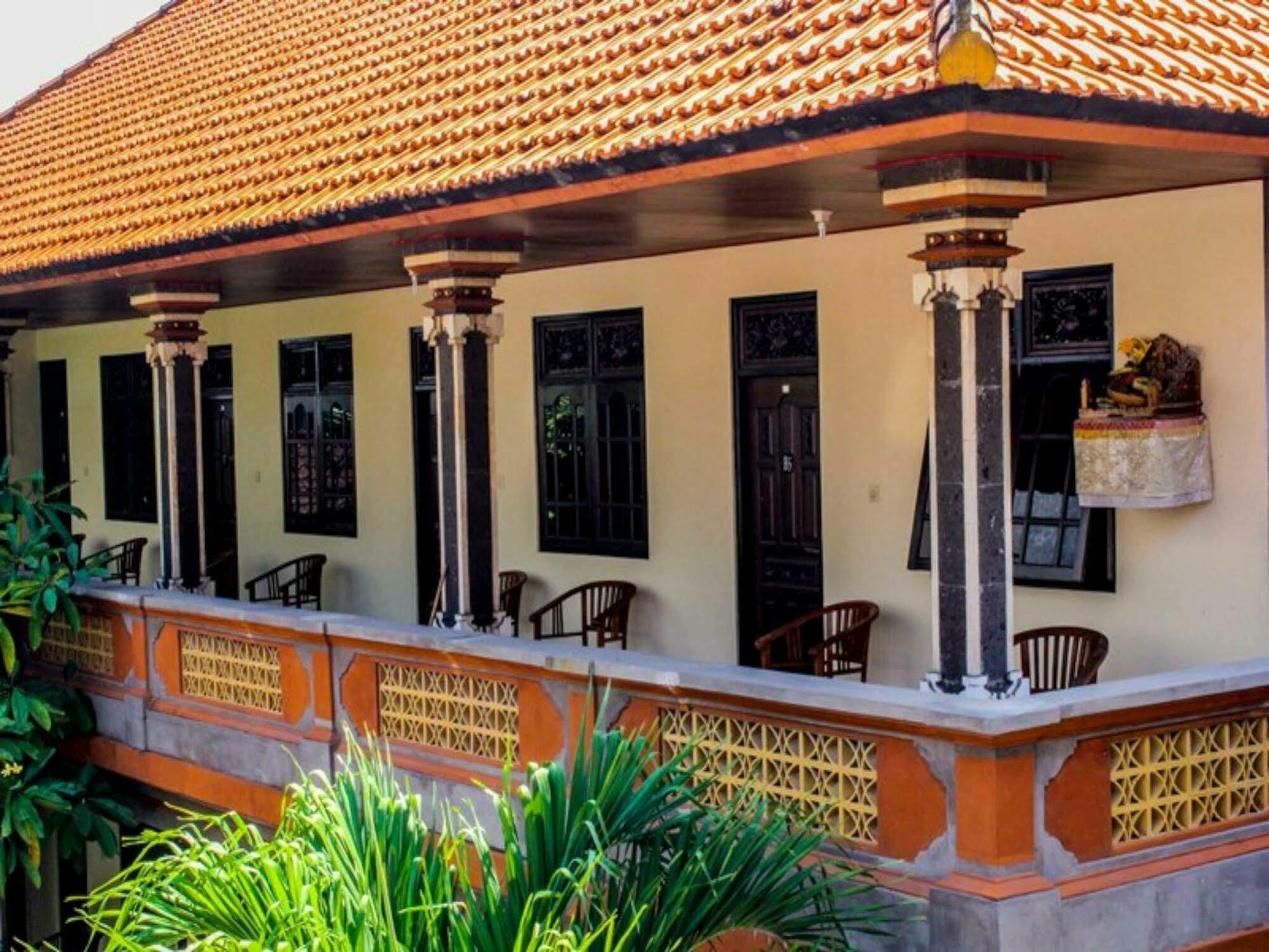 Lolo Beach Inn Legian  Ngoại thất bức ảnh