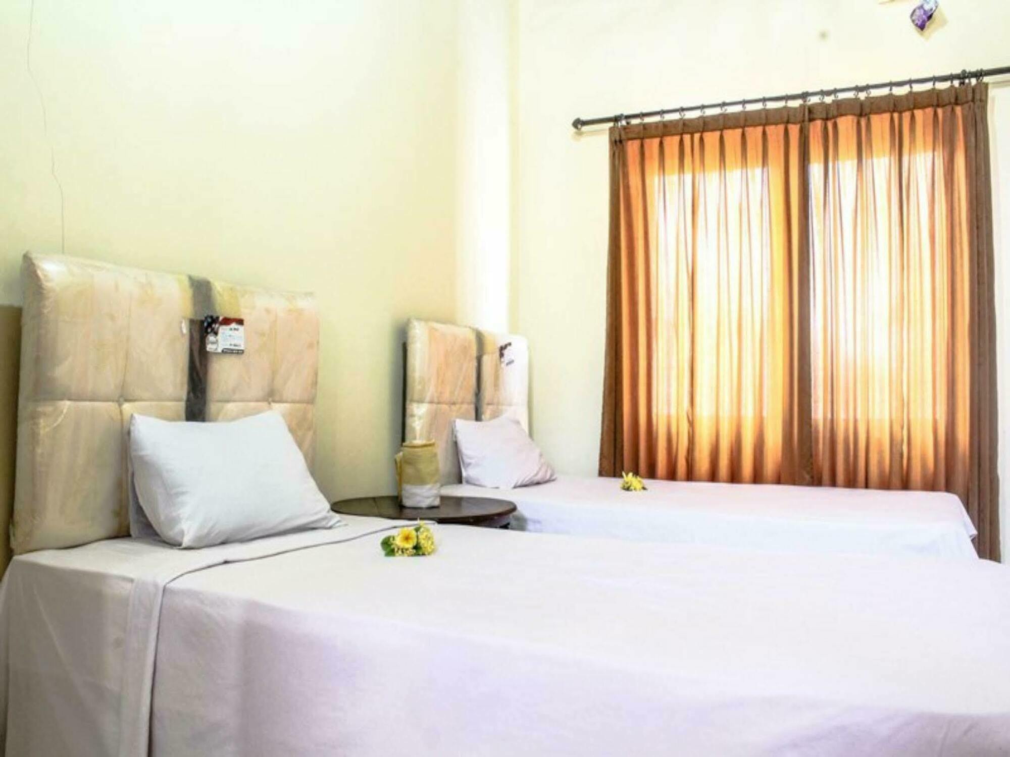 Lolo Beach Inn Legian  Ngoại thất bức ảnh