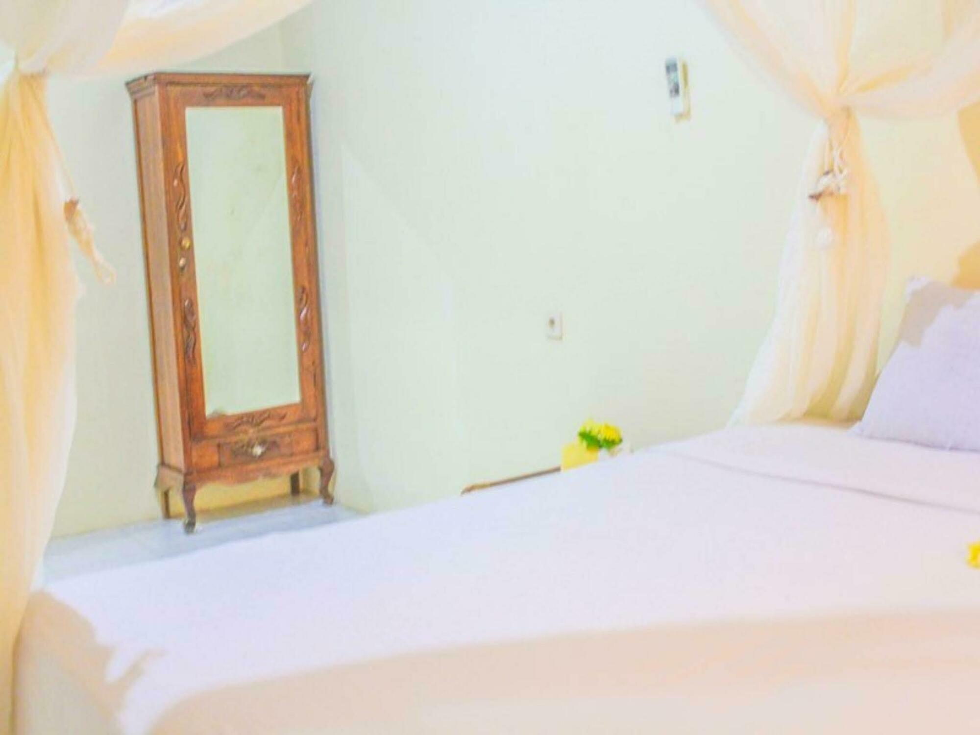 Lolo Beach Inn Legian  Ngoại thất bức ảnh