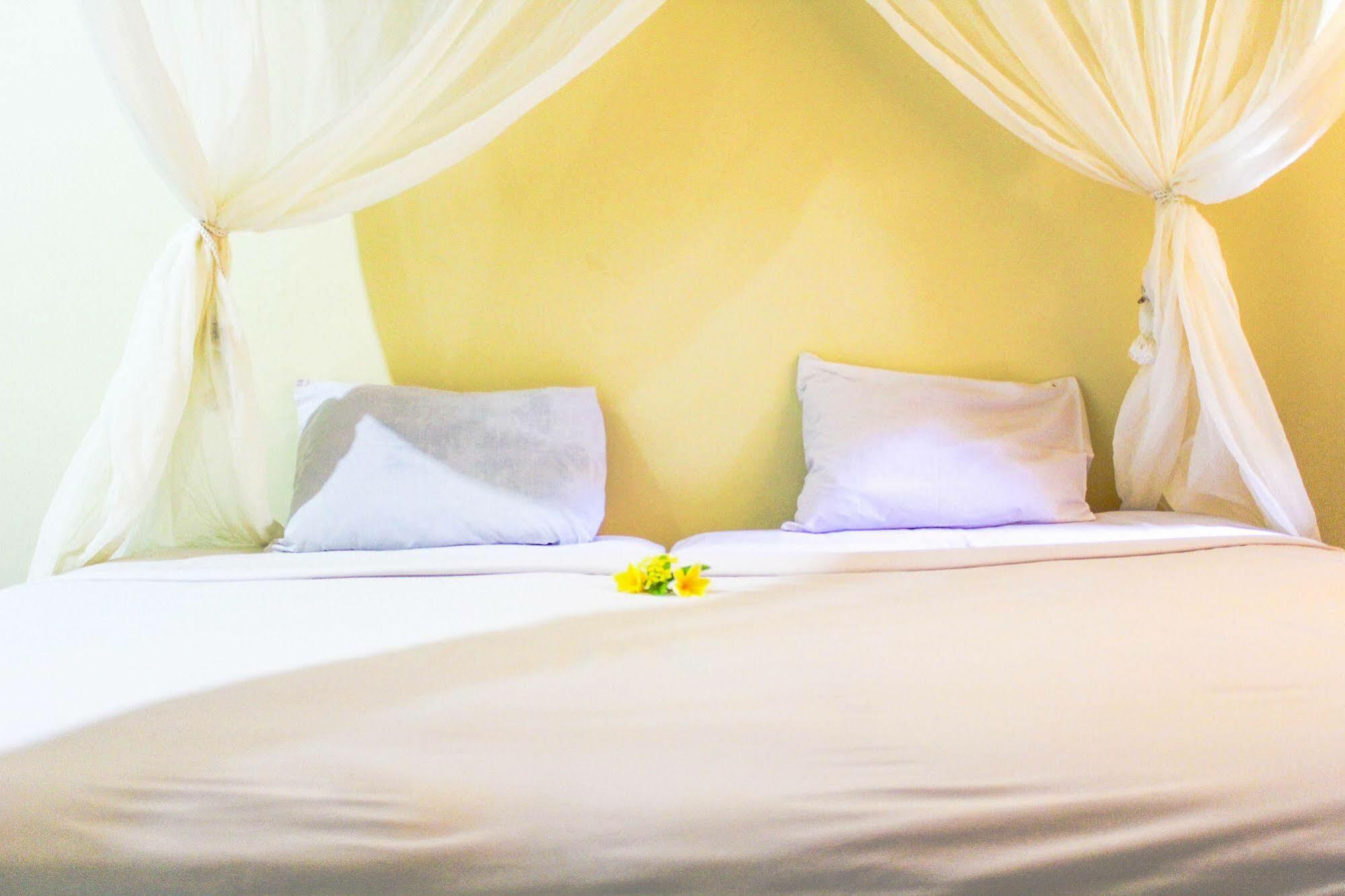 Lolo Beach Inn Legian  Ngoại thất bức ảnh