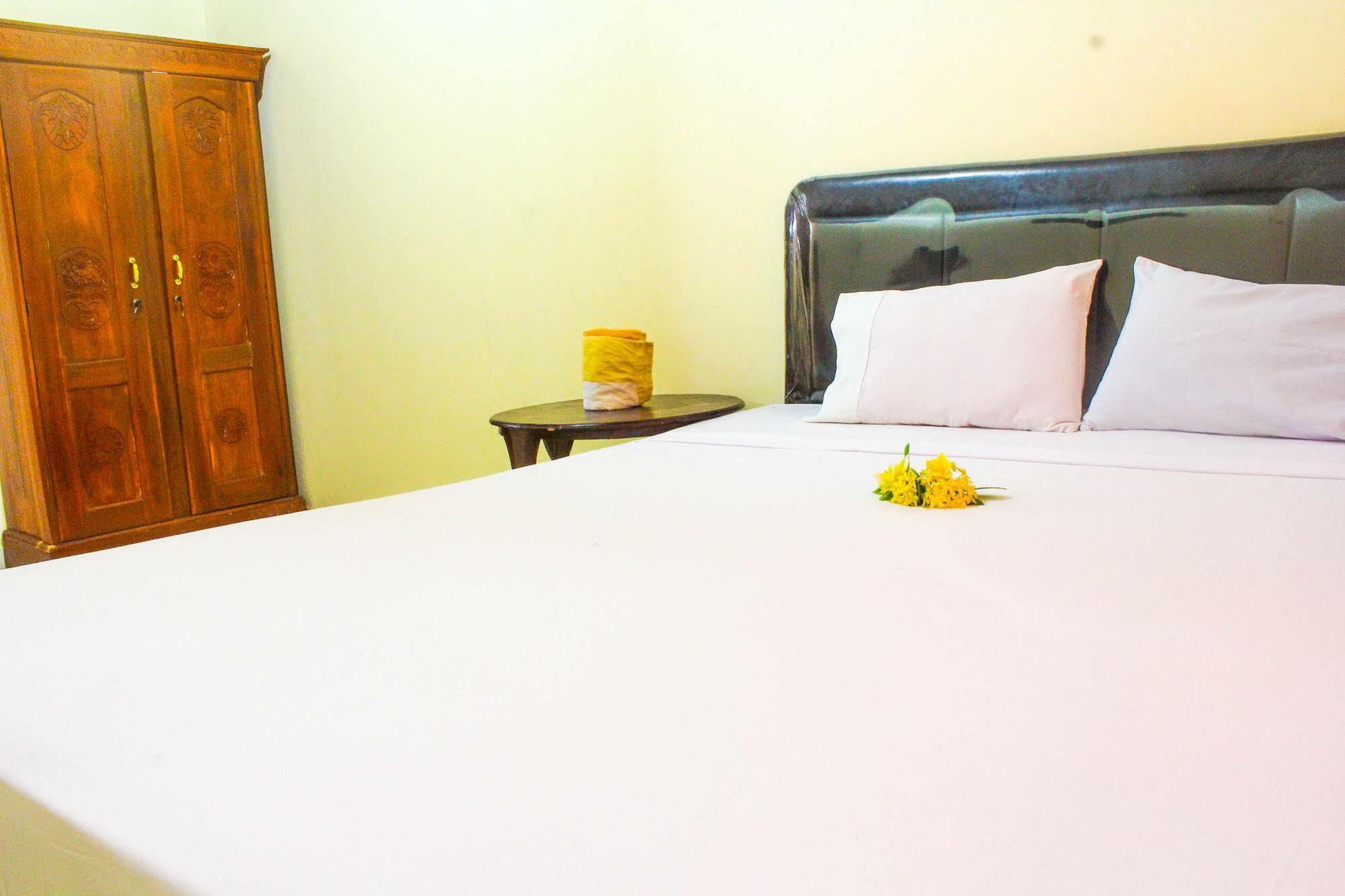 Lolo Beach Inn Legian  Ngoại thất bức ảnh