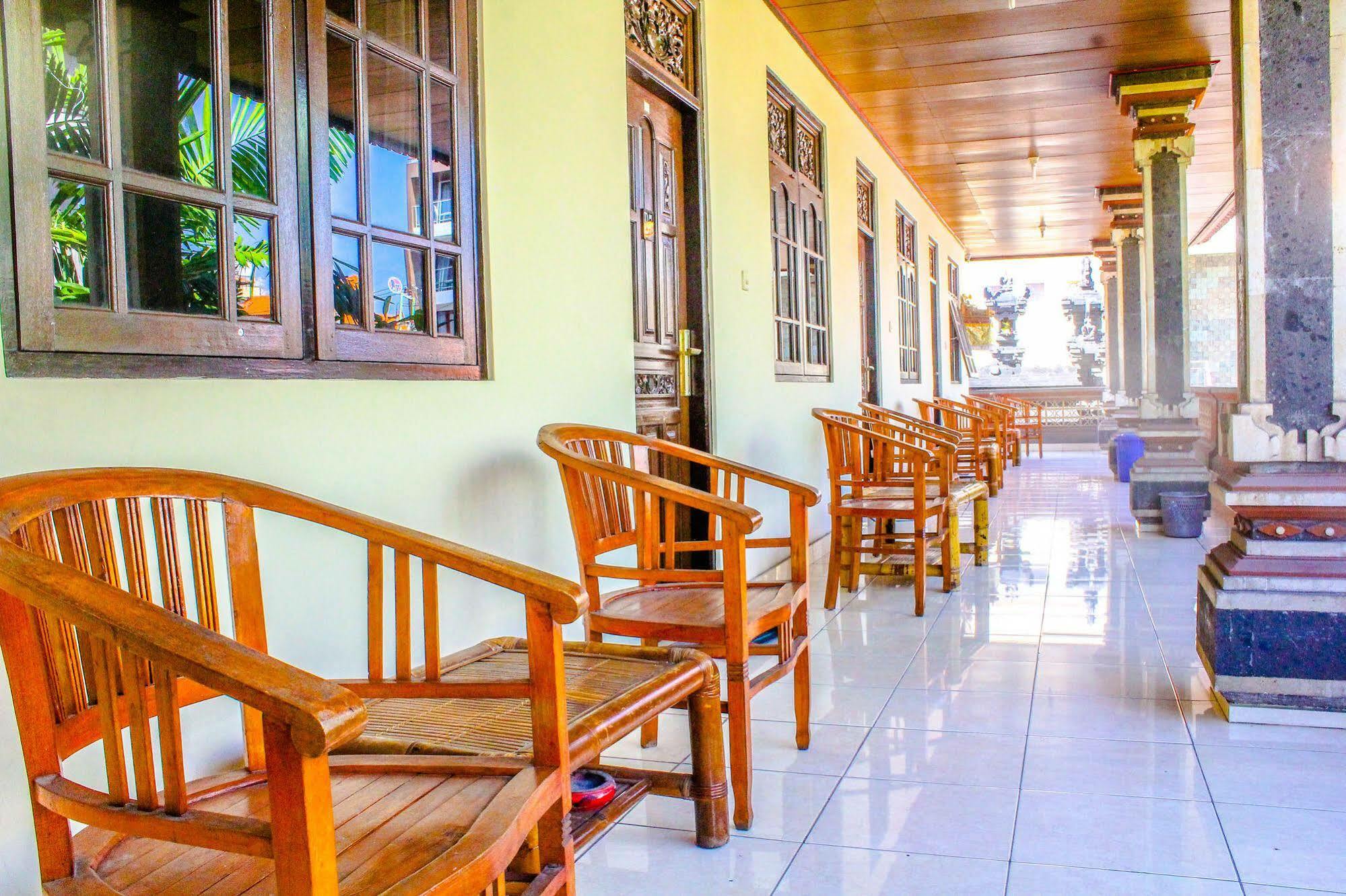 Lolo Beach Inn Legian  Ngoại thất bức ảnh