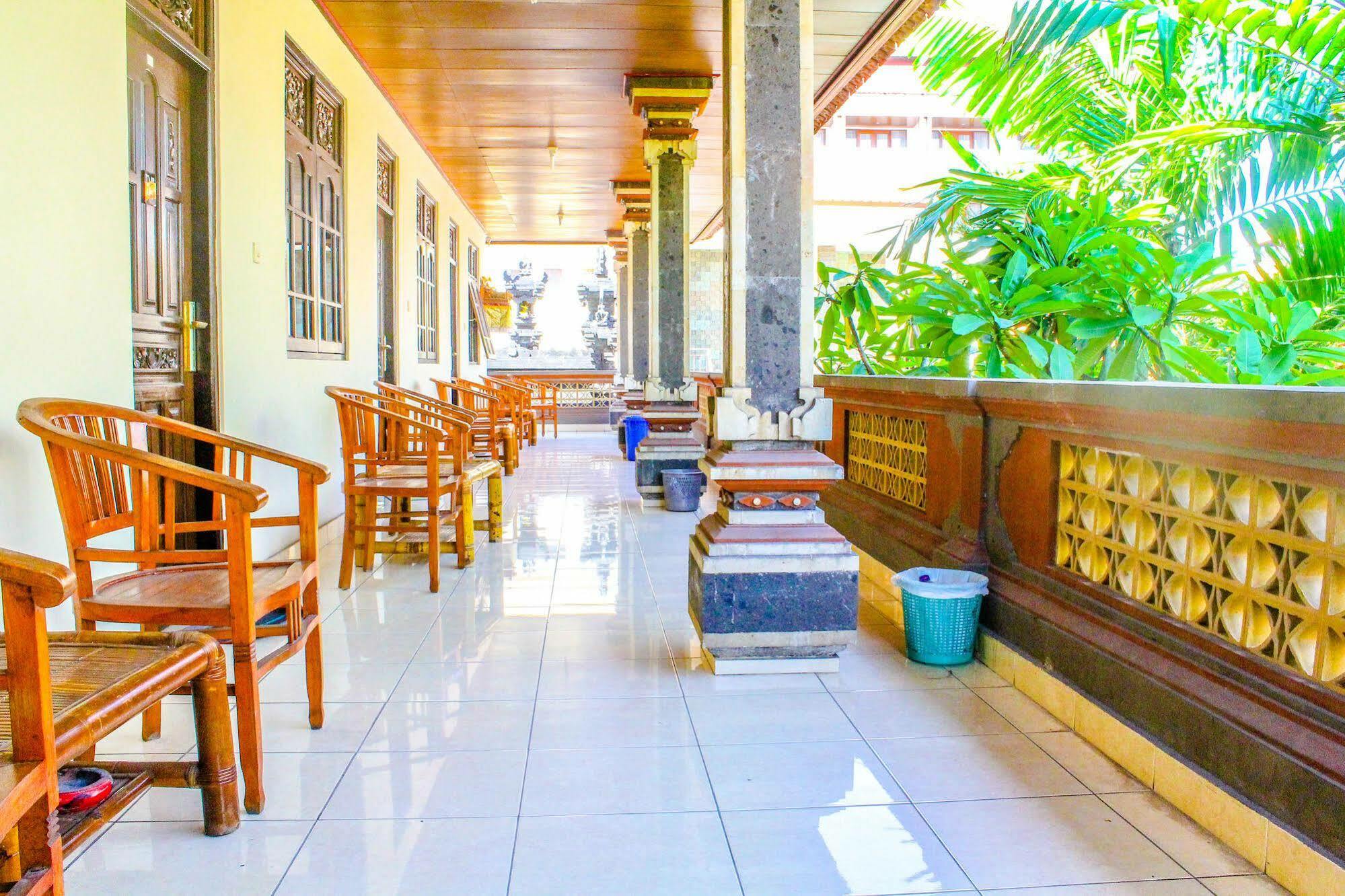 Lolo Beach Inn Legian  Ngoại thất bức ảnh